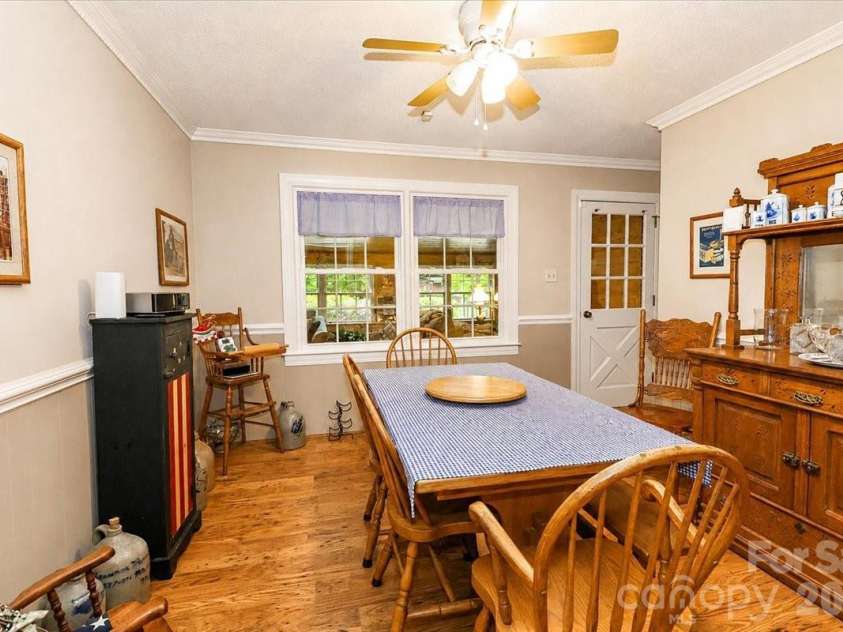 111 Wildflower Lane, Statesville, NC 28625.  MLS# CAR4377294, YatesRealty ID 22225. 