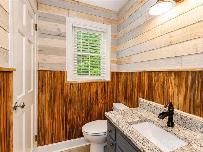 111 Wildflower Lane, Statesville, NC 28625.  MLS# CAR4377294, YatesRealty ID 22225. 