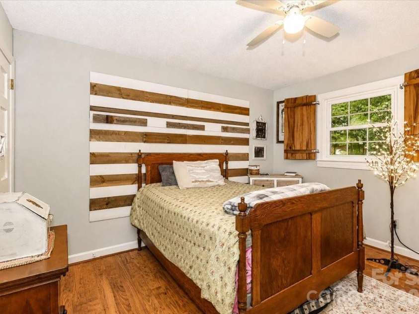 111 Wildflower Lane, Statesville, NC 28625.  MLS# CAR4377294, YatesRealty ID 22225. 