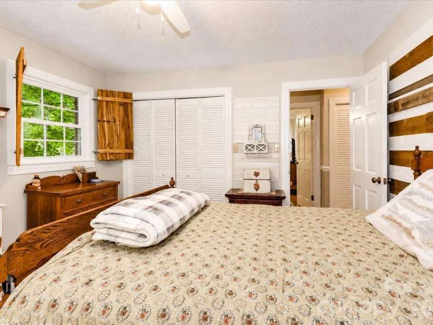 111 Wildflower Lane, Statesville, NC 28625.  MLS# CAR4377294, YatesRealty ID 22225. 