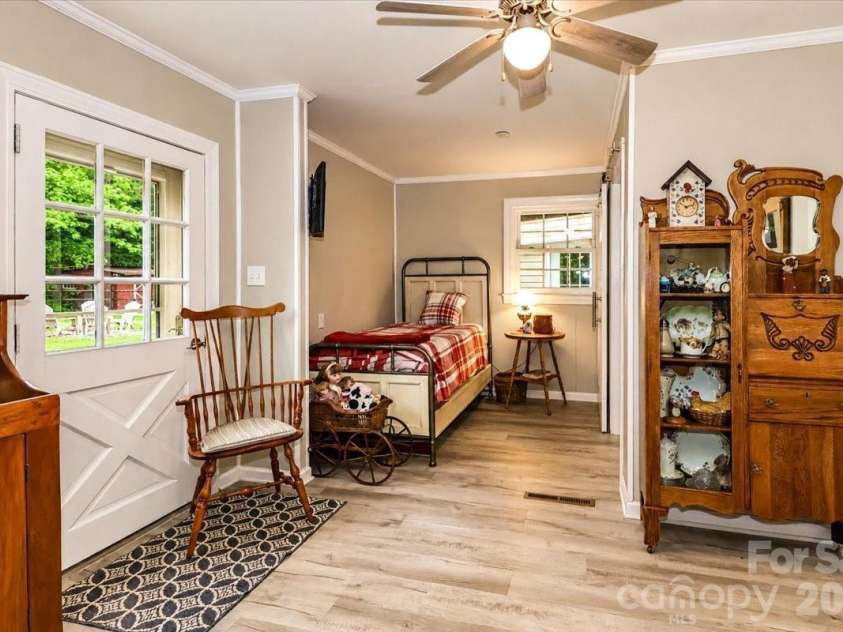 111 Wildflower Lane, Statesville, NC 28625.  MLS# CAR4377294, YatesRealty ID 22225. 