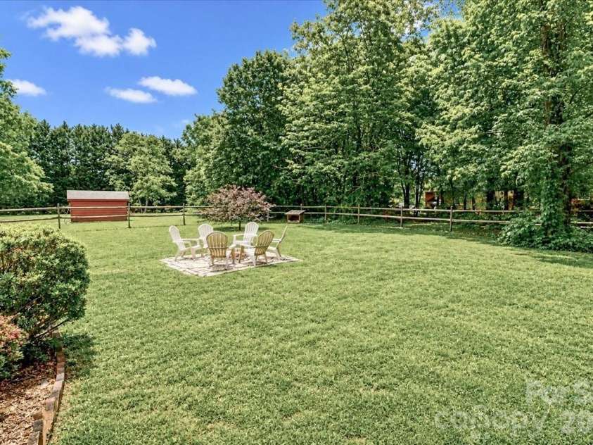 111 Wildflower Lane, Statesville, NC 28625.  MLS# CAR4377294, YatesRealty ID 22225. 