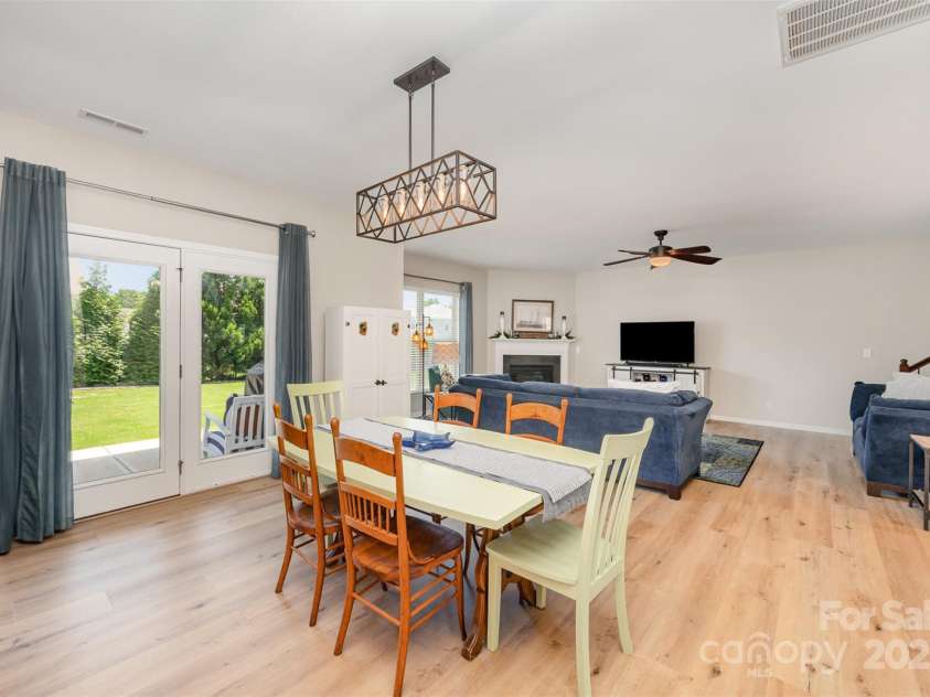 5079 Nighthawk Drive, Fort Mill, SC 29707.  MLS# CAR4274153, YatesRealty ID 22225. 