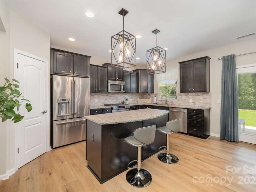 5079 Nighthawk Drive, Fort Mill, SC 29707.  MLS# CAR4274153, YatesRealty ID 22225. 