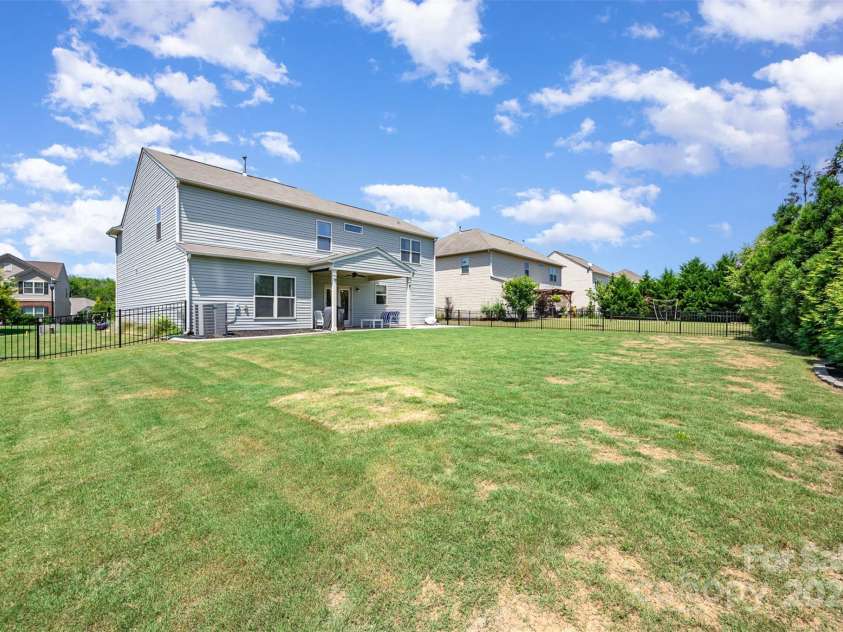 5079 Nighthawk Drive, Fort Mill, SC 29707.  MLS# CAR4274153, YatesRealty ID 22225. 