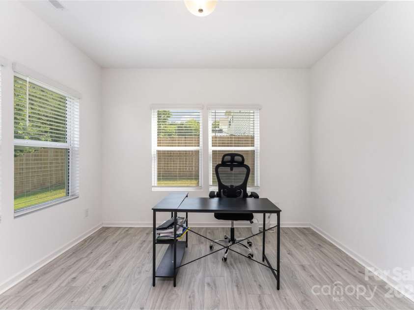 5010 Arbordale Way, Mount Holly, NC 28120.  MLS# CAR4275259, YatesRealty ID 22226. 