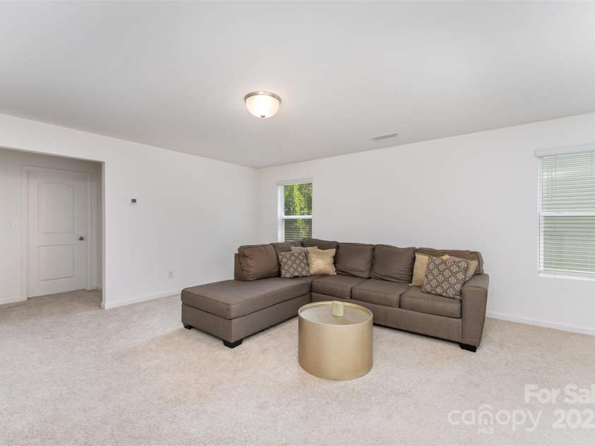 5010 Arbordale Way, Mount Holly, NC 28120.  MLS# CAR4275259, YatesRealty ID 22226. 