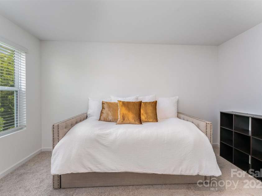 5010 Arbordale Way, Mount Holly, NC 28120.  MLS# CAR4275259, YatesRealty ID 22226. 