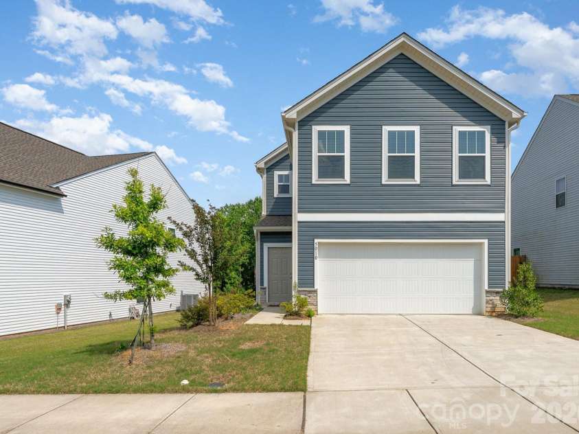 5010 Arbordale Way, Mount Holly, NC 28120.  MLS# CAR4275259, YatesRealty ID 22226. 