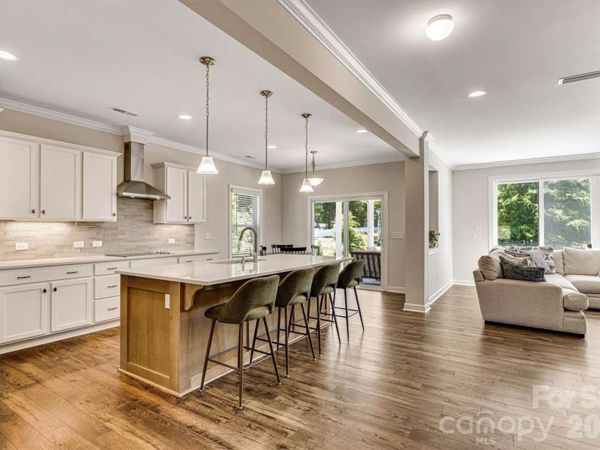 5670 Galloway Drive, Midland, NC 28107.  MLS# CAR4378186, YatesRealty ID 22226. 
