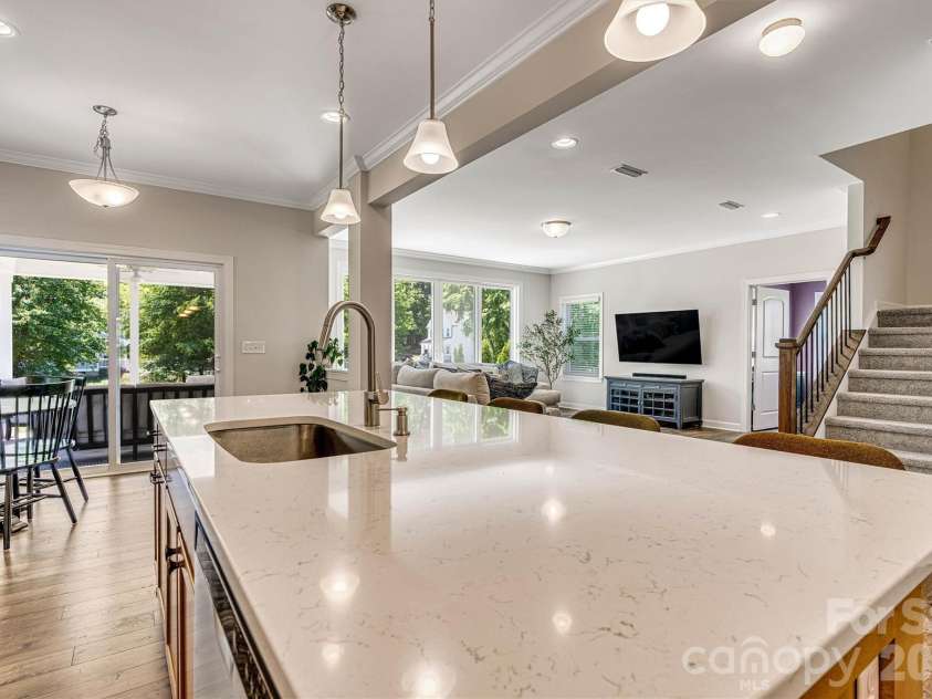 5670 Galloway Drive, Midland, NC 28107.  MLS# CAR4378186, YatesRealty ID 22226. 