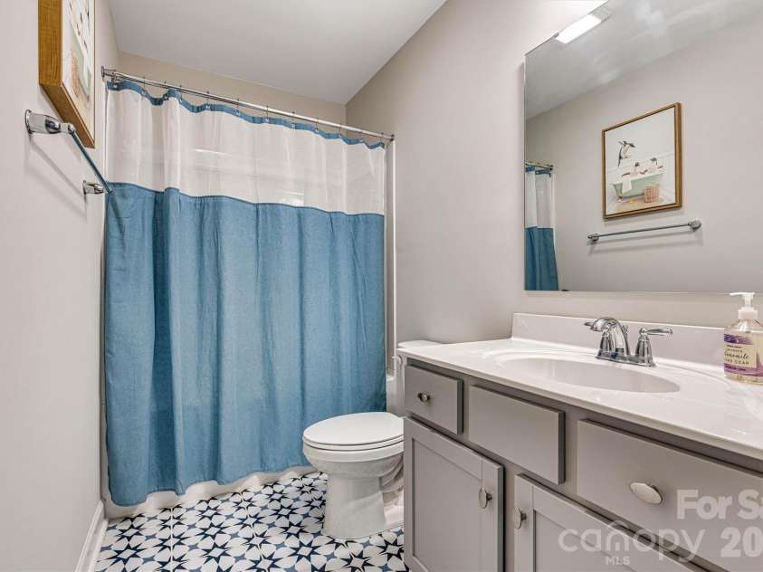 5670 Galloway Drive, Midland, NC 28107.  MLS# CAR4378186, YatesRealty ID 22226. 