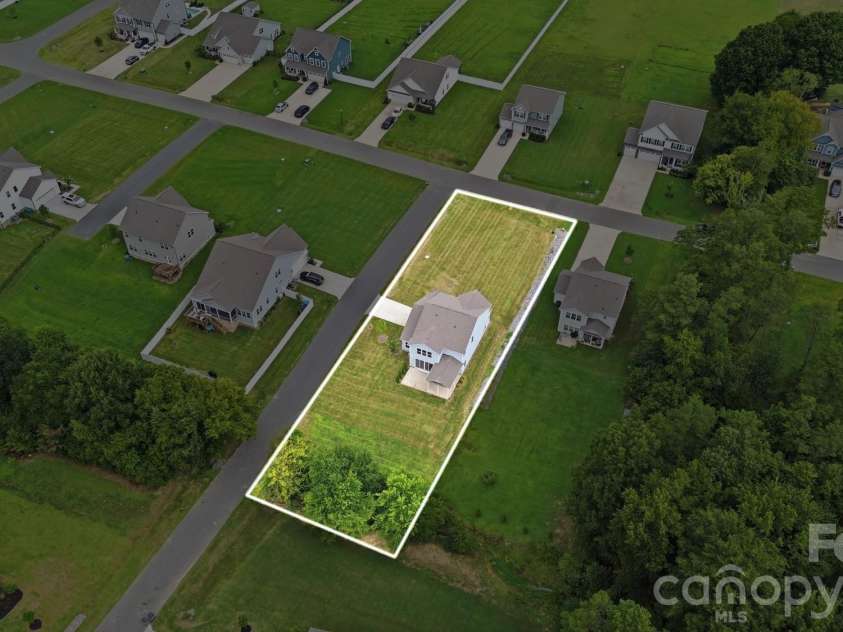 5670 Galloway Drive, Midland, NC 28107.  MLS# CAR4412132, YatesRealty ID 22226. 