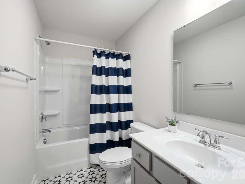 5670 Galloway Drive, Midland, NC 28107.  MLS# CAR4412132, YatesRealty ID 22226. Bathroom 2