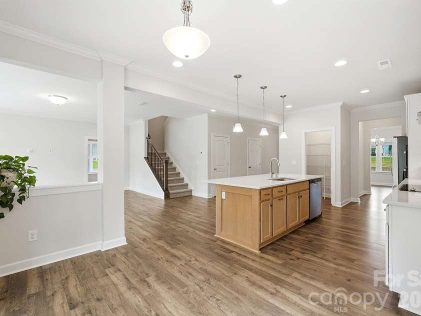 5670 Galloway Drive, Midland, NC 28107.  MLS# CAR4412132, YatesRealty ID 22226. Breakfast Area/Kitchen