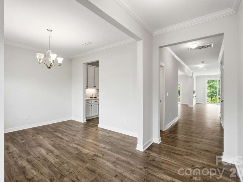 5670 Galloway Drive, Midland, NC 28107.  MLS# CAR4412132, YatesRealty ID 22226. Foyer/Dining/Half Bath