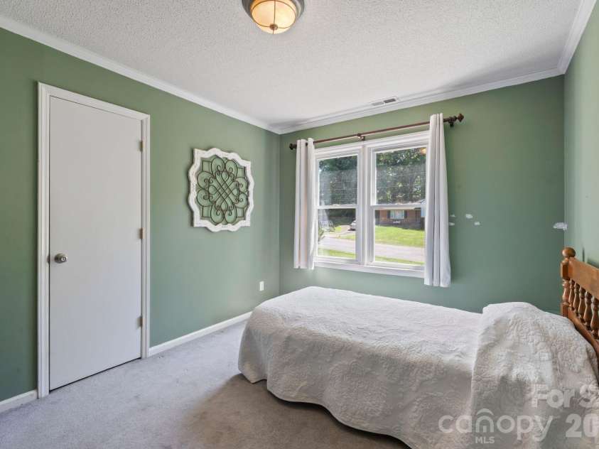 3306 Tamworth Lane, Gastonia, NC 28052.  MLS# CAR4371153, YatesRealty ID 22227. 