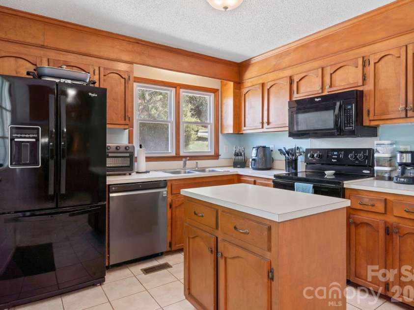 3306 Tamworth Lane, Gastonia, NC 28052.  MLS# CAR4371153, YatesRealty ID 22227. 