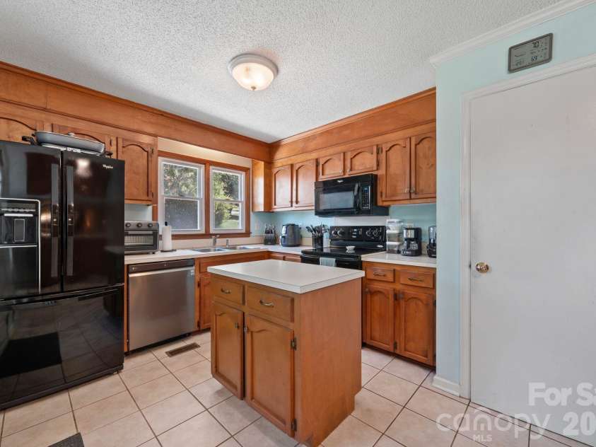 3306 Tamworth Lane, Gastonia, NC 28052.  MLS# CAR4371153, YatesRealty ID 22227. 