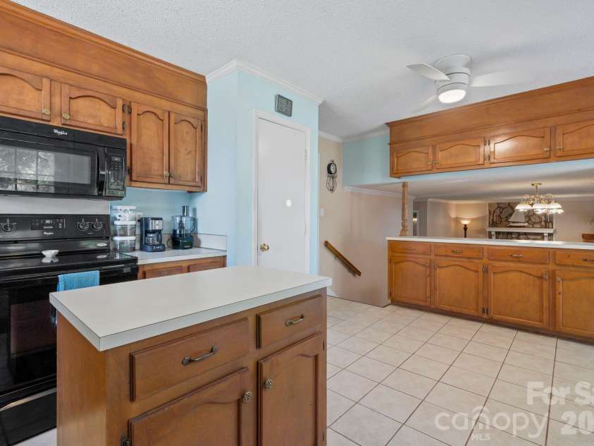 3306 Tamworth Lane, Gastonia, NC 28052.  MLS# CAR4371153, YatesRealty ID 22227. 