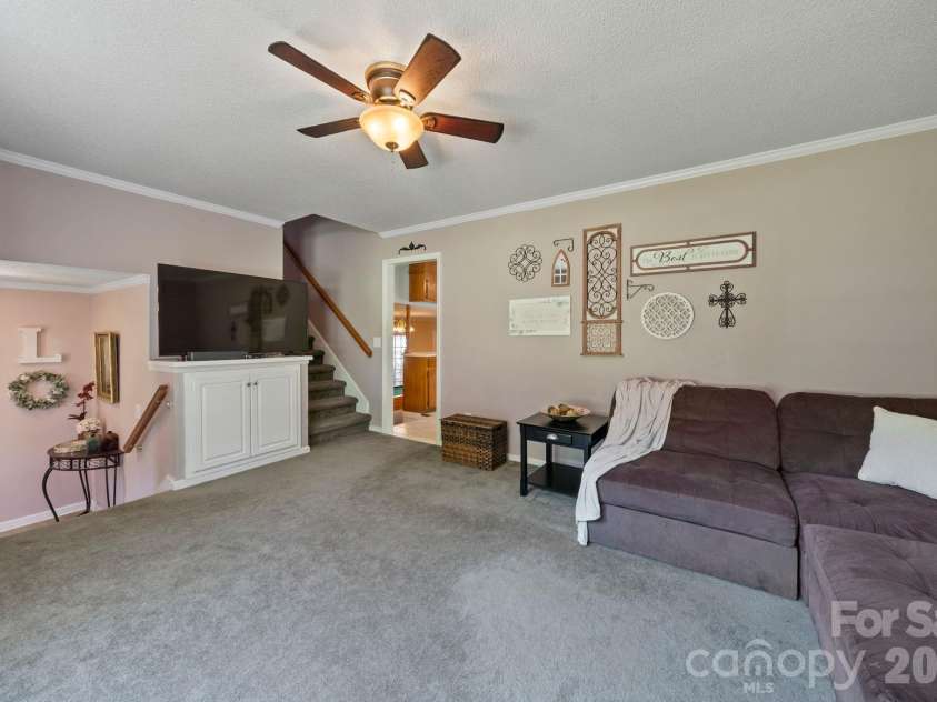 3306 Tamworth Lane, Gastonia, NC 28052.  MLS# CAR4371153, YatesRealty ID 22227. 
