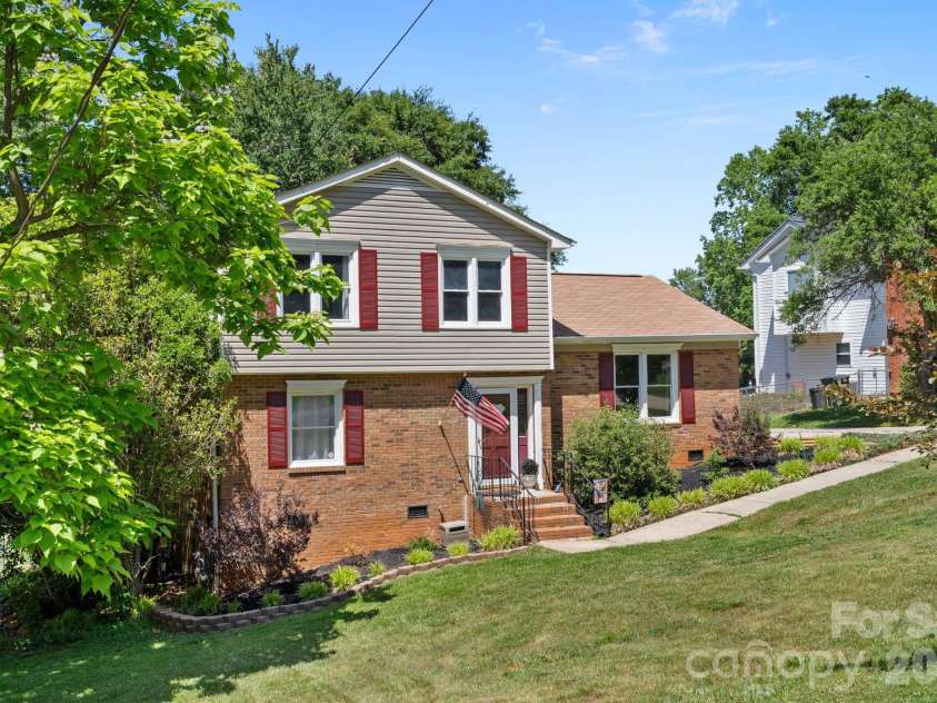 3306 Tamworth Lane, Gastonia, NC 28052.  MLS# CAR4371153, YatesRealty ID 22227. 