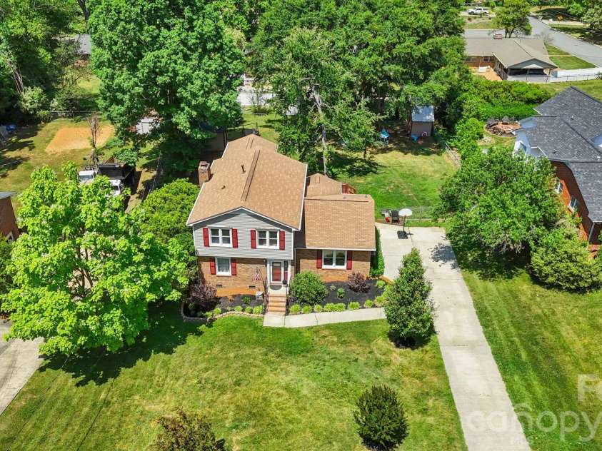 3306 Tamworth Lane, Gastonia, NC 28052.  MLS# CAR4371153, YatesRealty ID 22227. 