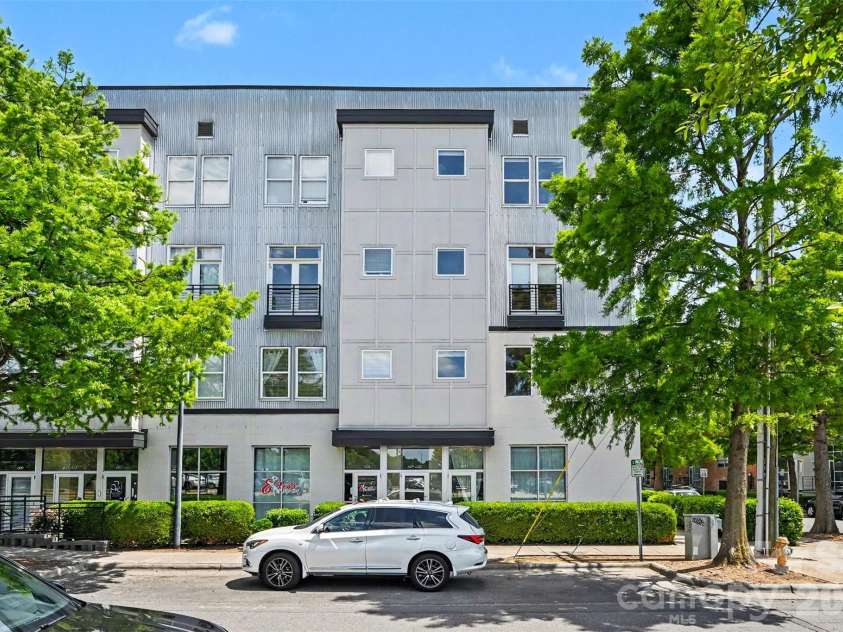 633 MCNINCH Street, Charlotte, NC 28208.  MLS# CAR4379396, YatesRealty ID 22228. 