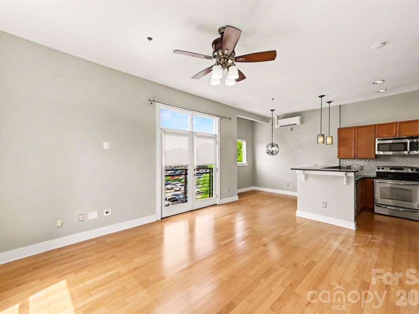 633 MCNINCH Street, Charlotte, NC 28208.  MLS# CAR4379396, YatesRealty ID 22228. 