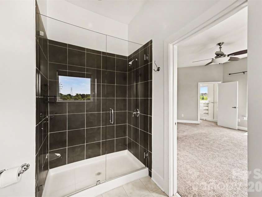 633 MCNINCH Street, Charlotte, NC 28208.  MLS# CAR4379396, YatesRealty ID 22228. 