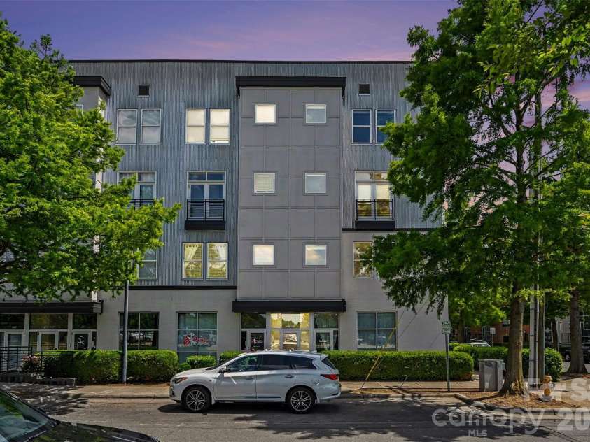 633 MCNINCH Street, Charlotte, NC 28208.  MLS# CAR4379396, YatesRealty ID 22228. 