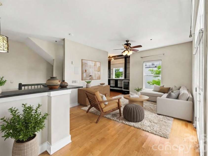 633 MCNINCH Street, Charlotte, NC 28208.  MLS# CAR4379396, YatesRealty ID 22228. 