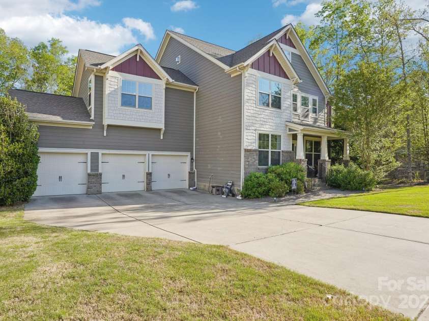 1004 Five Forks Road, Waxhaw, NC 28173.  MLS# CAR4239756, YatesRealty ID 22229. 