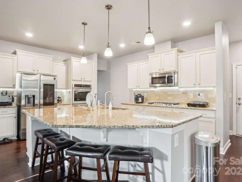 1004 Five Forks Road, Waxhaw, NC 28173.  MLS# CAR4239756, YatesRealty ID 22229. 