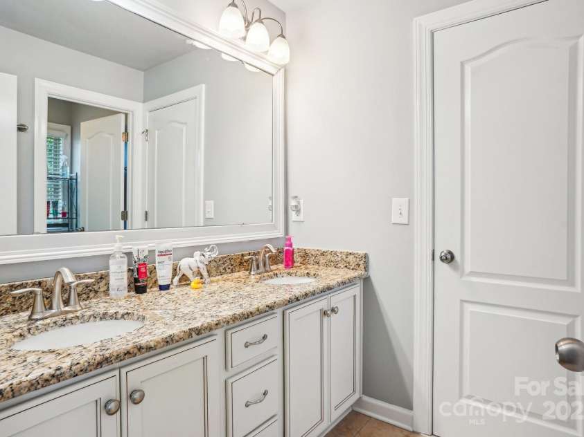 1004 Five Forks Road, Waxhaw, NC 28173.  MLS# CAR4239756, YatesRealty ID 22229. 