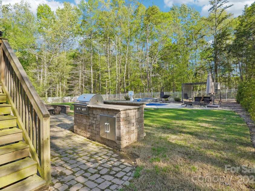 1004 Five Forks Road, Waxhaw, NC 28173.  MLS# CAR4239756, YatesRealty ID 22229. 
