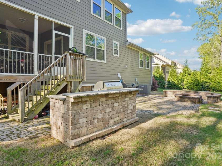1004 Five Forks Road, Waxhaw, NC 28173.  MLS# CAR4239756, YatesRealty ID 22229. 