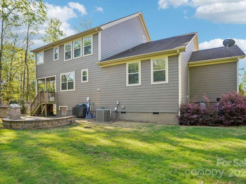 1004 Five Forks Road, Waxhaw, NC 28173.  MLS# CAR4239756, YatesRealty ID 22229. 