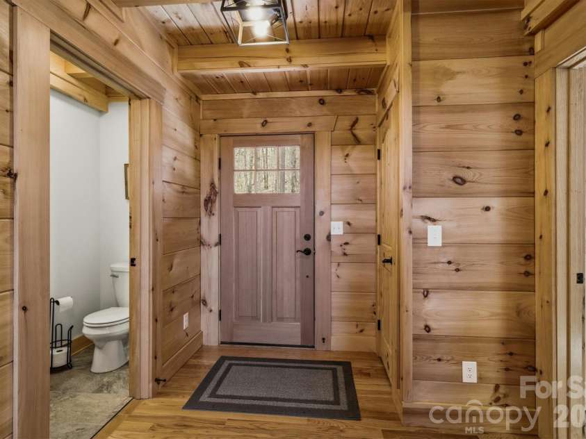 338 Lakeview Trail, Nebo, NC 28761.  MLS# CAR4349366, YatesRealty ID 2223. Entryway