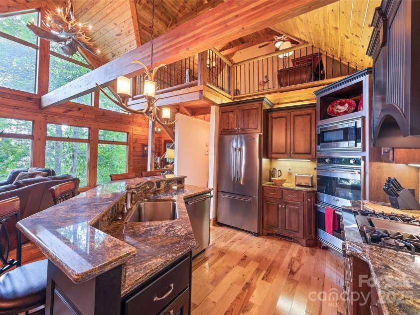 195 Unula Loop, Maggie Valley, NC 28751.  MLS# CAR4275207, YatesRealty ID 22230. 