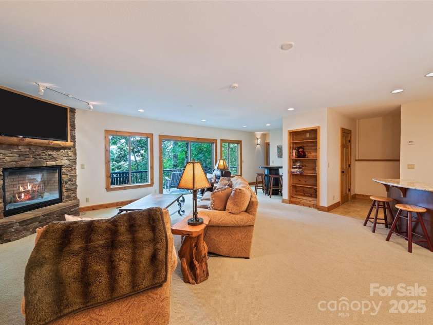 195 Unula Loop, Maggie Valley, NC 28751.  MLS# CAR4275207, YatesRealty ID 22230. 