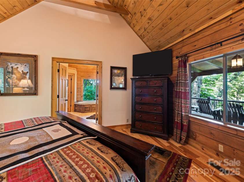 195 Unula Loop, Maggie Valley, NC 28751.  MLS# CAR4275207, YatesRealty ID 22230. 