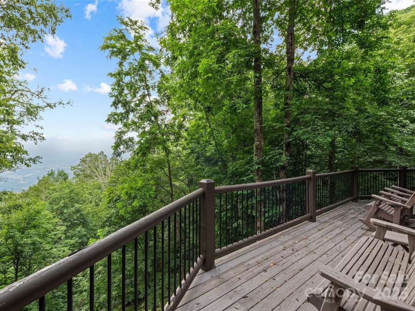 195 Unula Loop, Maggie Valley, NC 28751.  MLS# CAR4275207, YatesRealty ID 22230. 