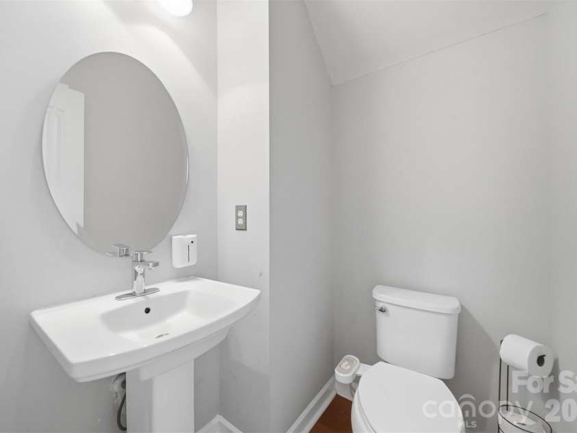14009 Mallard Lake Road, Charlotte, NC 28262.  MLS# CAR4380183, YatesRealty ID 22232. 