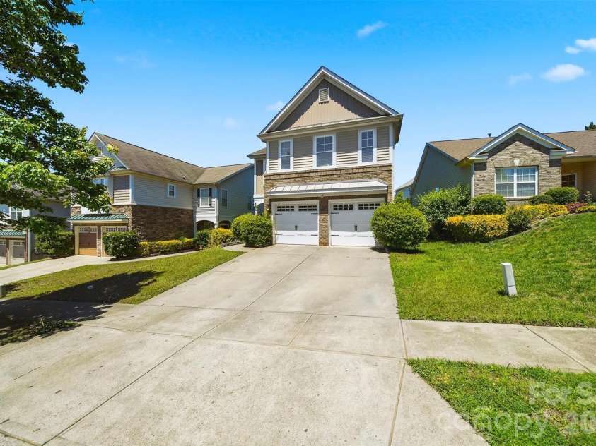 14009 Mallard Lake Road, Charlotte, NC 28262.  MLS# CAR4380183, YatesRealty ID 22232. 