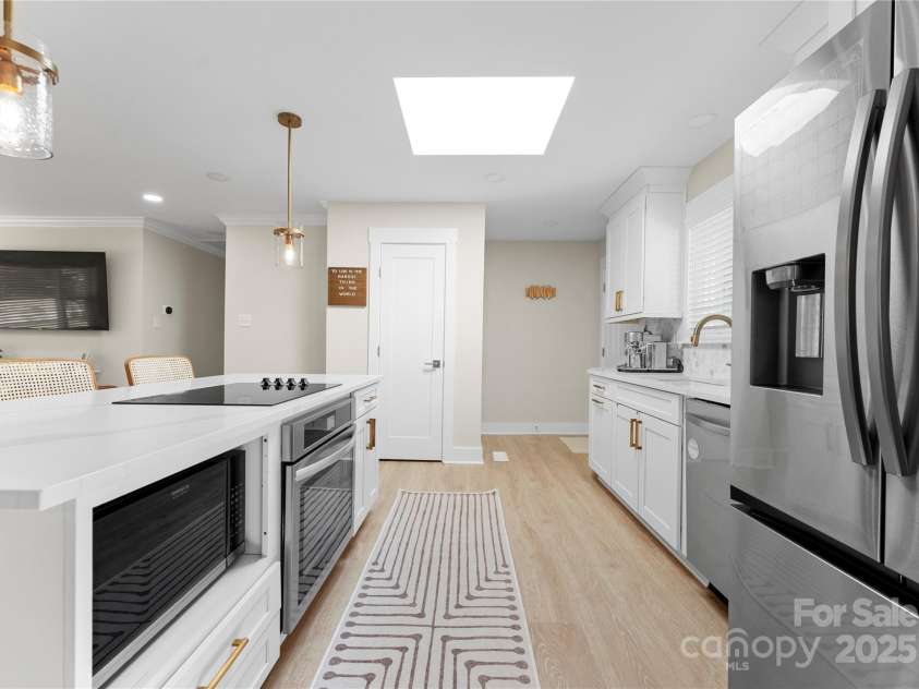 3423 Sudbury Road, Charlotte, NC 28205.  MLS# CAR4246722, YatesRealty ID 22232. 