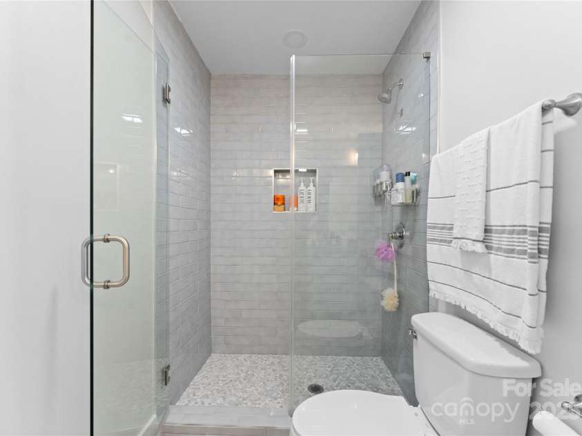 3423 Sudbury Road, Charlotte, NC 28205.  MLS# CAR4246722, YatesRealty ID 22232. 