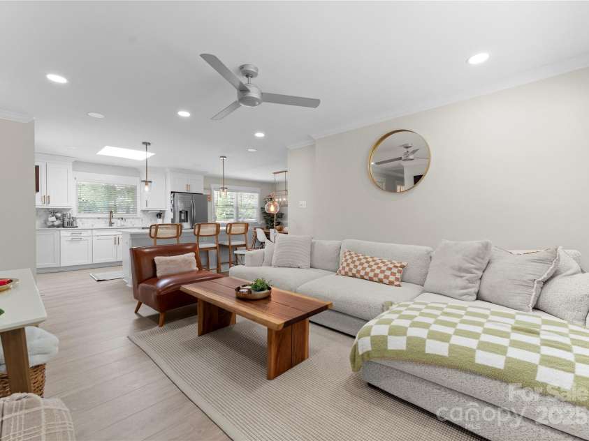 3423 Sudbury Road, Charlotte, NC 28205.  MLS# CAR4246722, YatesRealty ID 22232. Open floor providing ample living space on the main floor