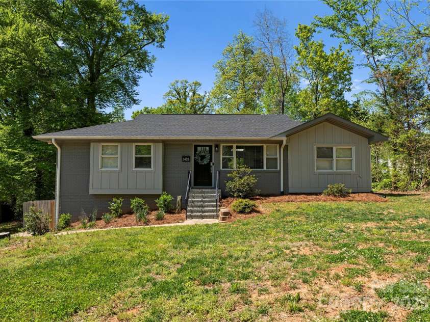 3423 Sudbury Road, Charlotte, NC 28205.  MLS# CAR4246722, YatesRealty ID 22232. Welcome to 3423 Sudbury Road