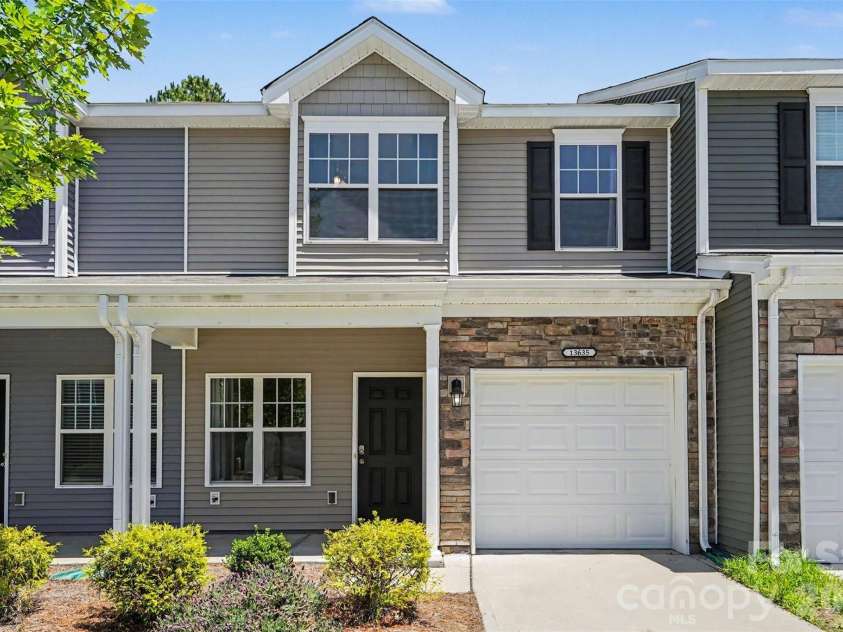 13635 Browhill Lane, Charlotte, NC 28278.  MLS# CAR4380856, YatesRealty ID 22233. 